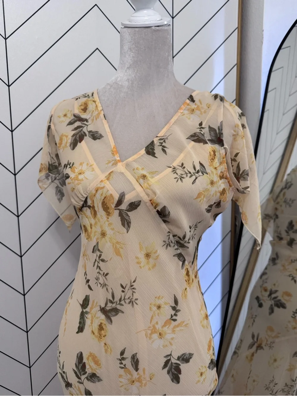 Abercrombie & fitch Yellow Floral V-Neck Maxi Dress
